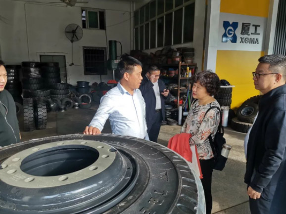 情暖永新昌丨熱烈歡迎廈門總商會舉辦的哈工大會長班同學(xué)光臨廈門永新昌參觀指導(dǎo)。